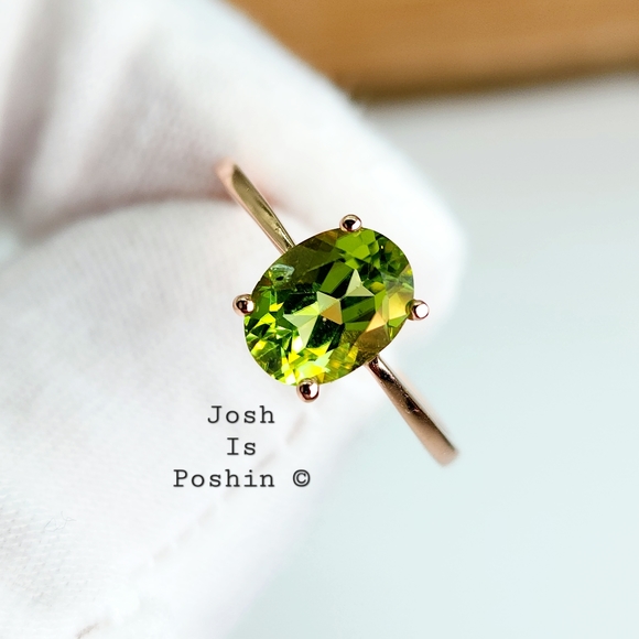 Classic four prong solitaire 1.1CTW peridot ring in rose gold over silver - Picture 7 of 9